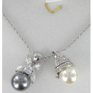 Deux pendentifs perles et cristal Swarovski